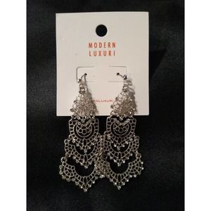NWT Modern Luxuri Silvertone Chandelier Earrings